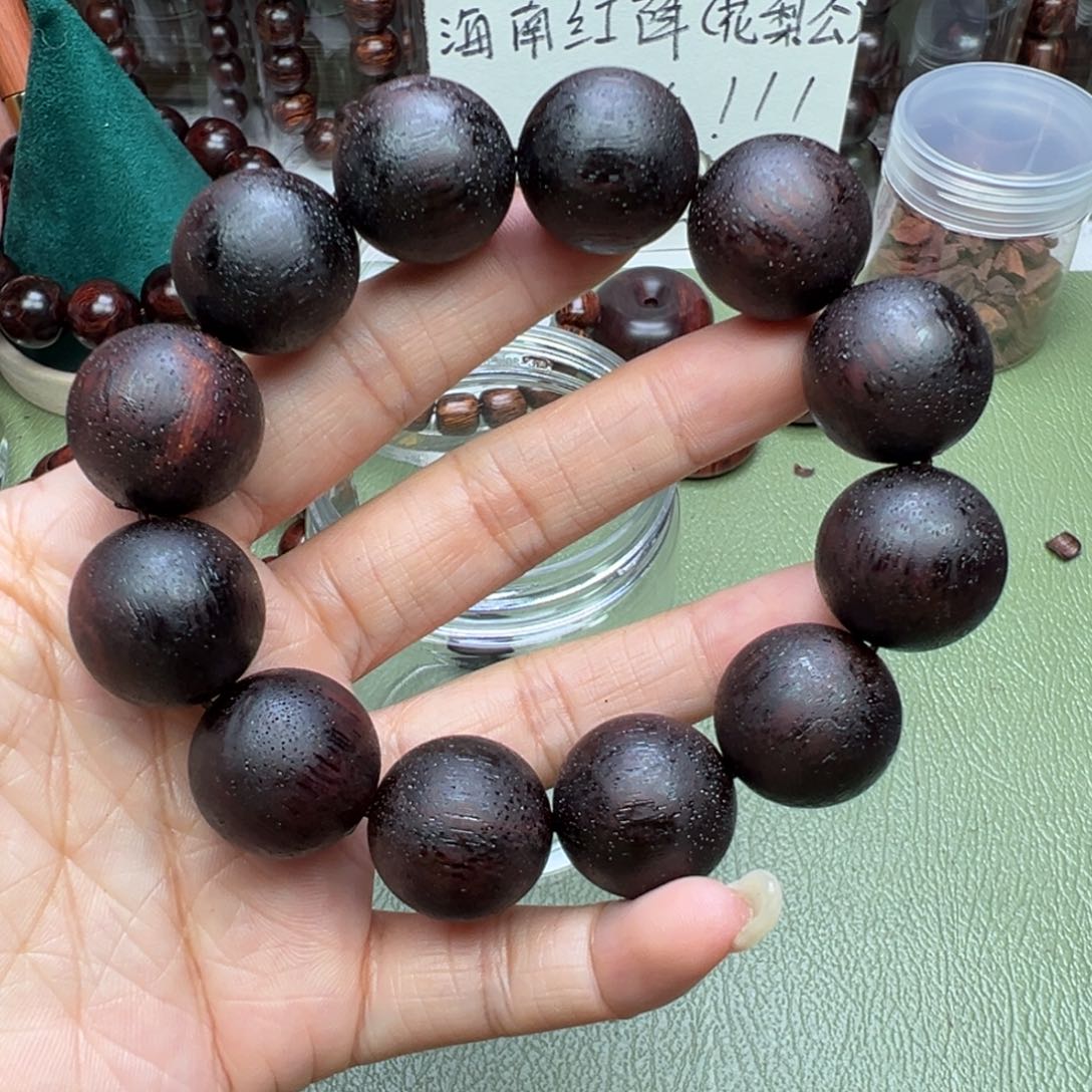 降真香其他降真香2.0紫红油超超超一档。  