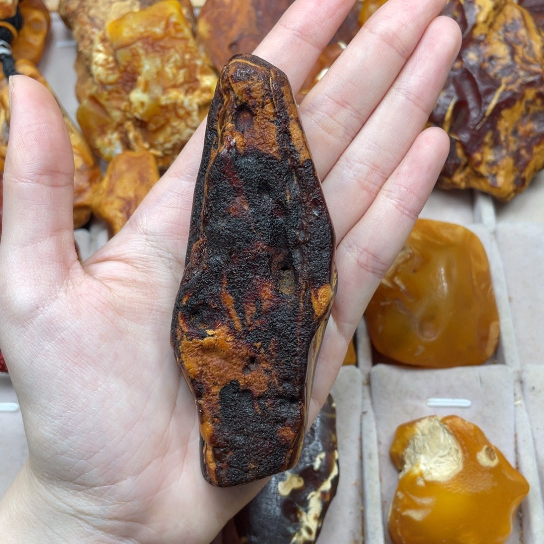 琥珀珠宝奇石未镶嵌