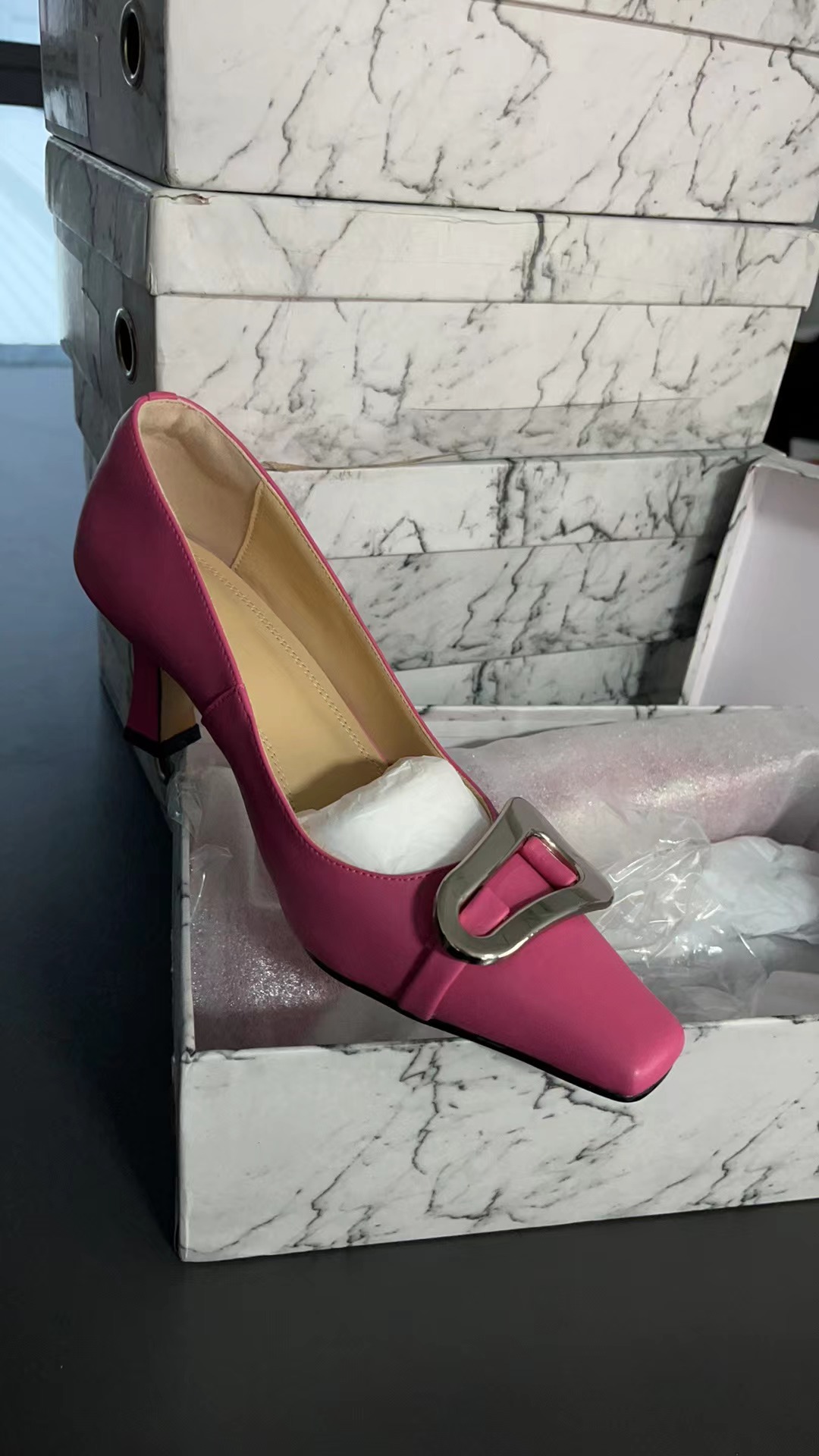 734方头浅口金属扣真皮单鞋细高跟