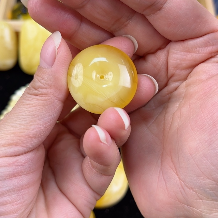 琥珀裸石未镶嵌琥珀