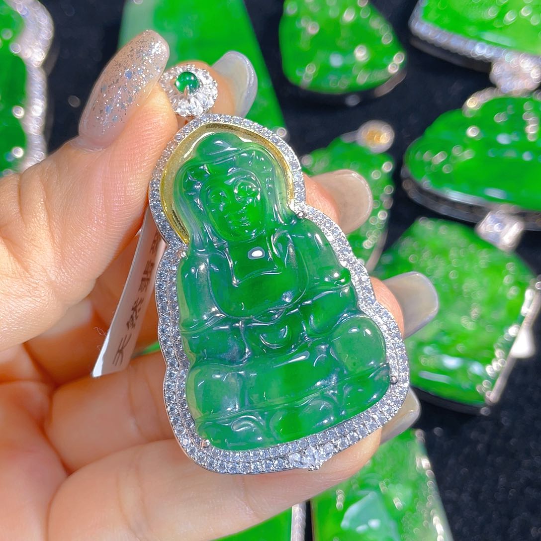 翡翠未镶嵌颈饰翡翠