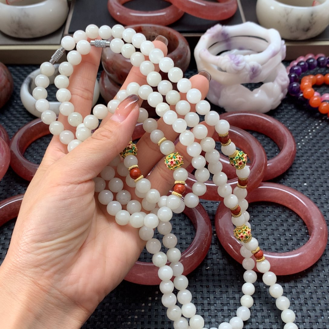 5***来石英岩玉未镶嵌手镯