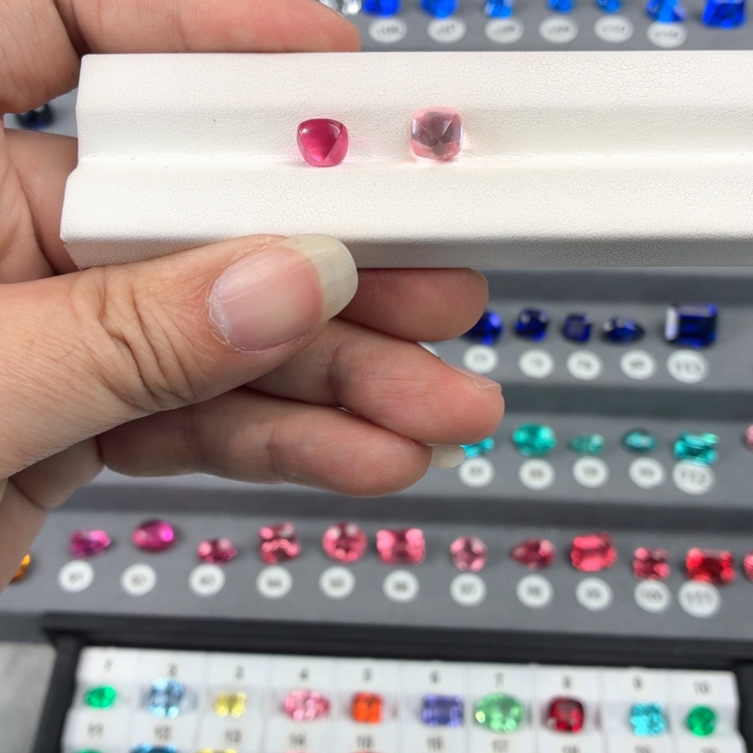 圈***圈合成（培育）蓝宝石裸石5.31