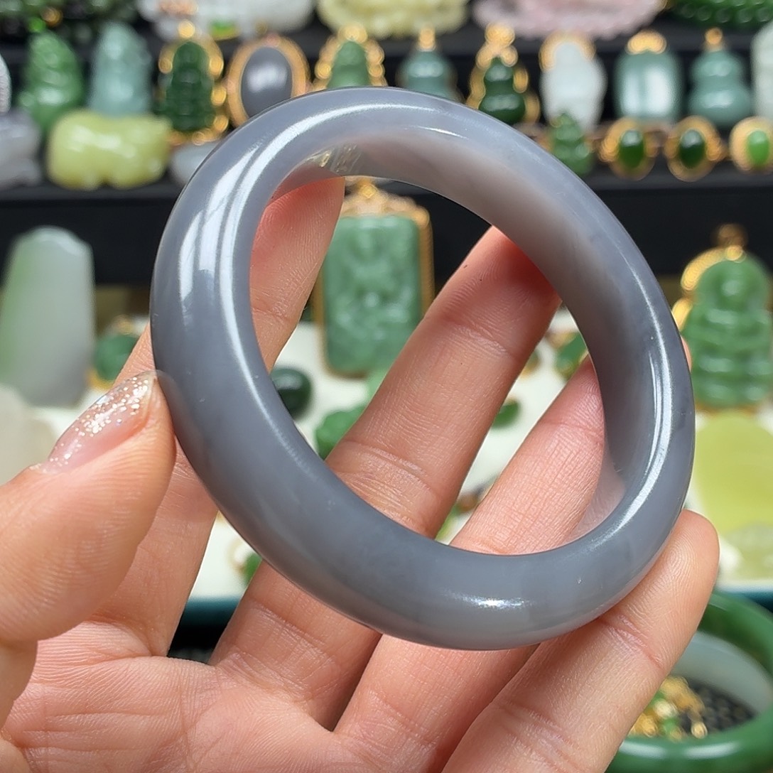 和田玉未镶嵌颈饰52.9大漏