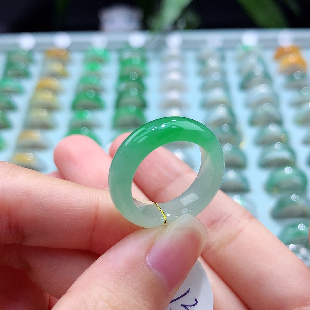 翡翠戒指未镶嵌1213圈
