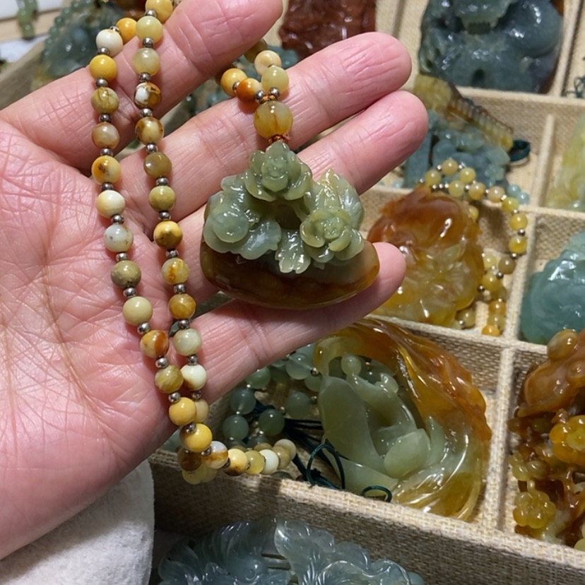 【闪购商品】蛇纹石玉颈饰未镶嵌