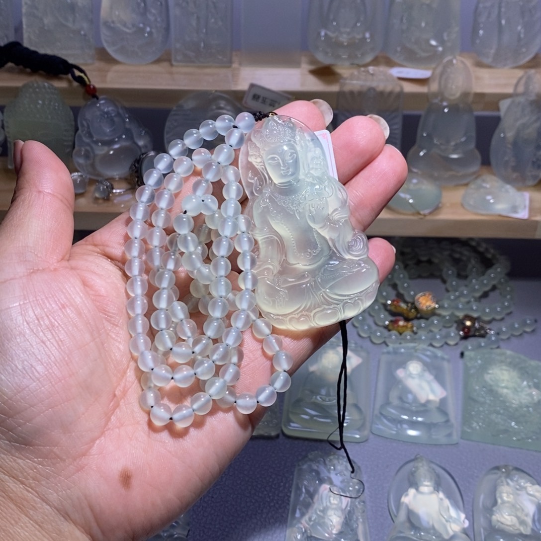 p***s岫玉未镶嵌颈饰度母