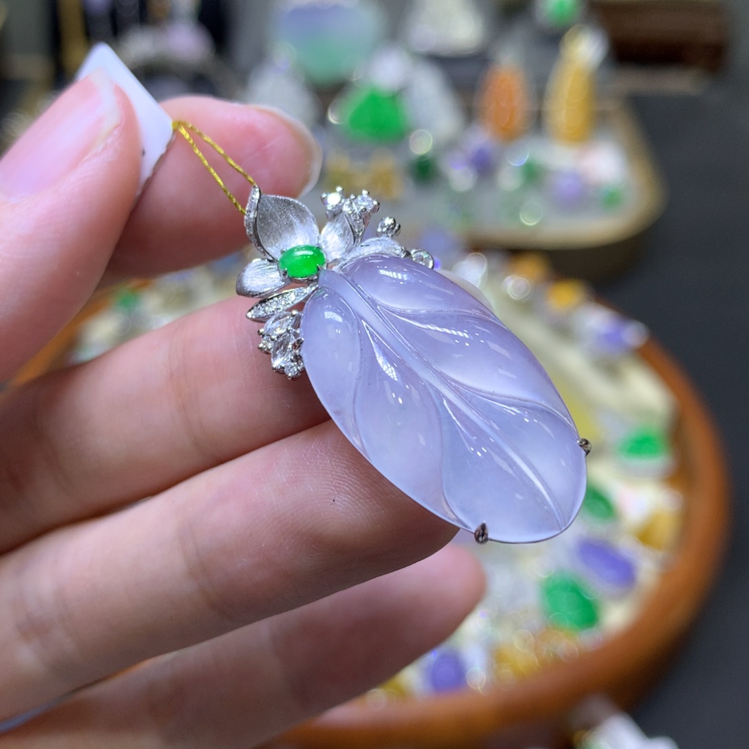 翡翠颈饰18K金镶嵌翡翠吊坠项链