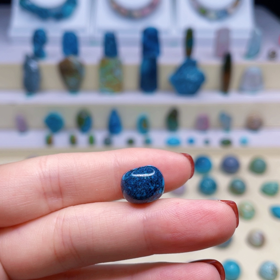 绿松石未镶嵌颈饰