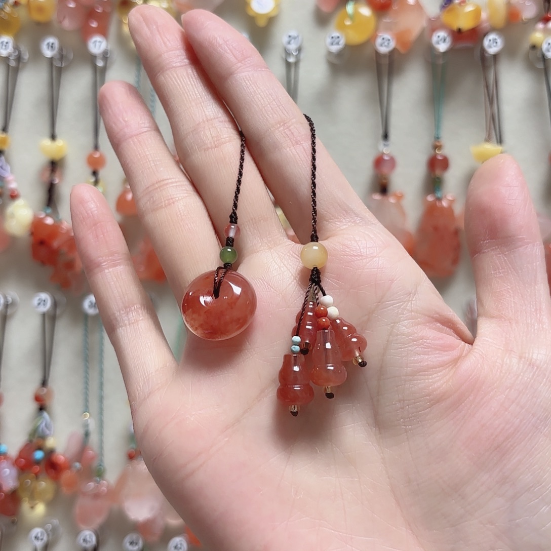 闲***趣南红玛瑙未镶嵌吊坠(赠链)