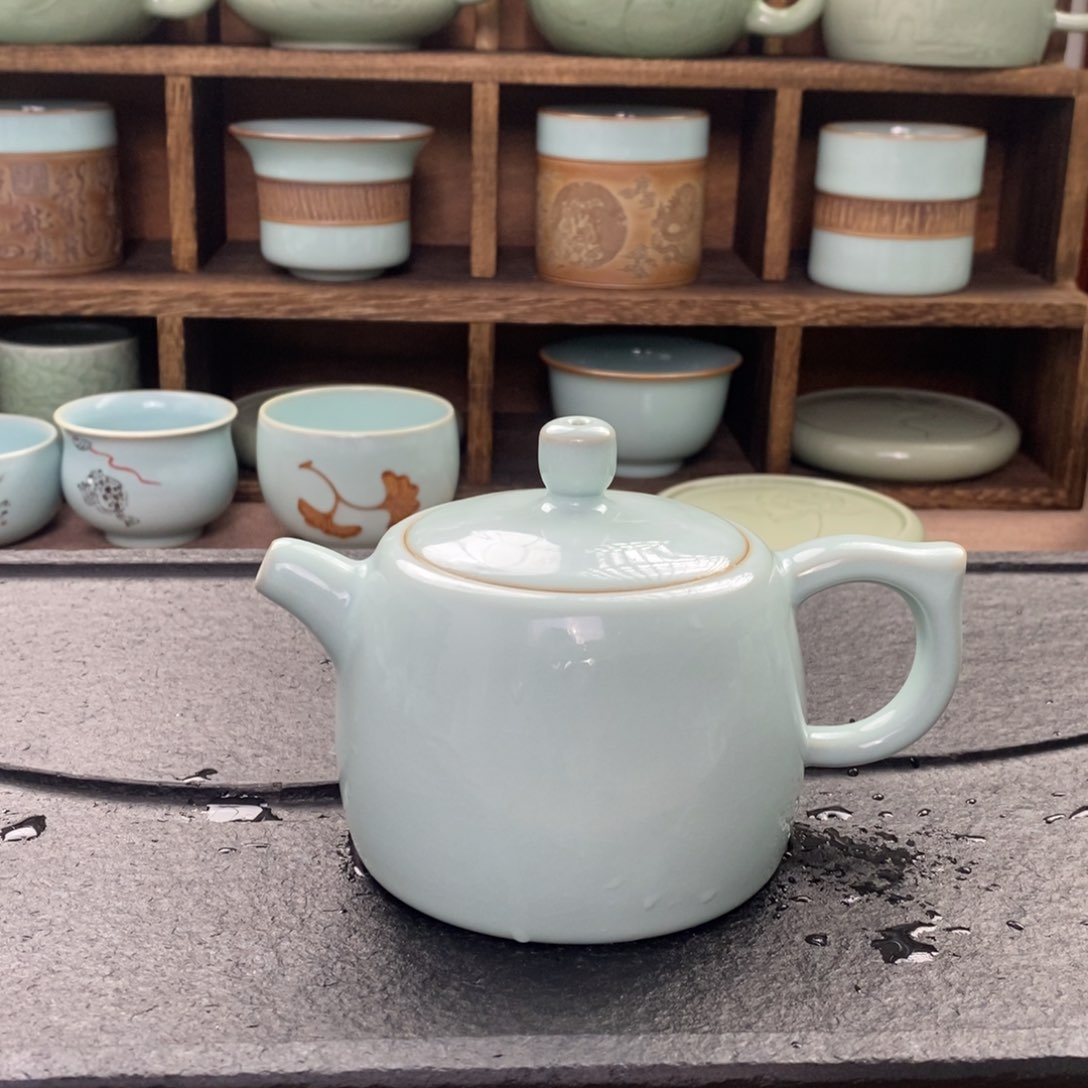 【闪购商品】天青井栏壶微微瑕奎奎。。。。。。