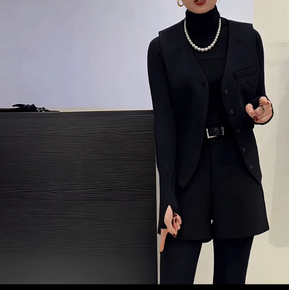 825品质英伦风简约时尚百搭两侧小钳子黑色西服小马甲310-1