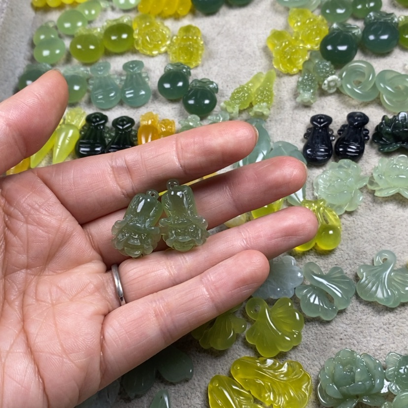 【闪购商品】蛇纹石玉挂件耳饰耳环项链未镶嵌