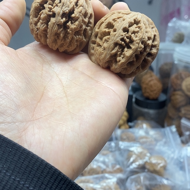 文玩核桃把件44红皮粗筋