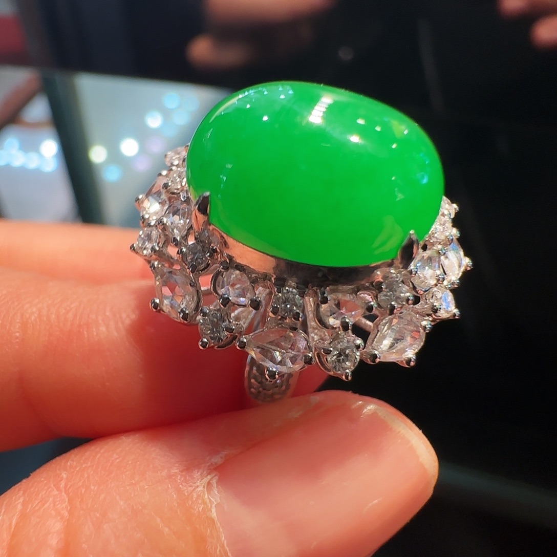 翡翠18K金镶嵌戒指戒指