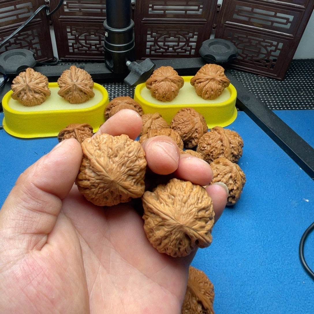 子***曰文玩核桃把件铁锤