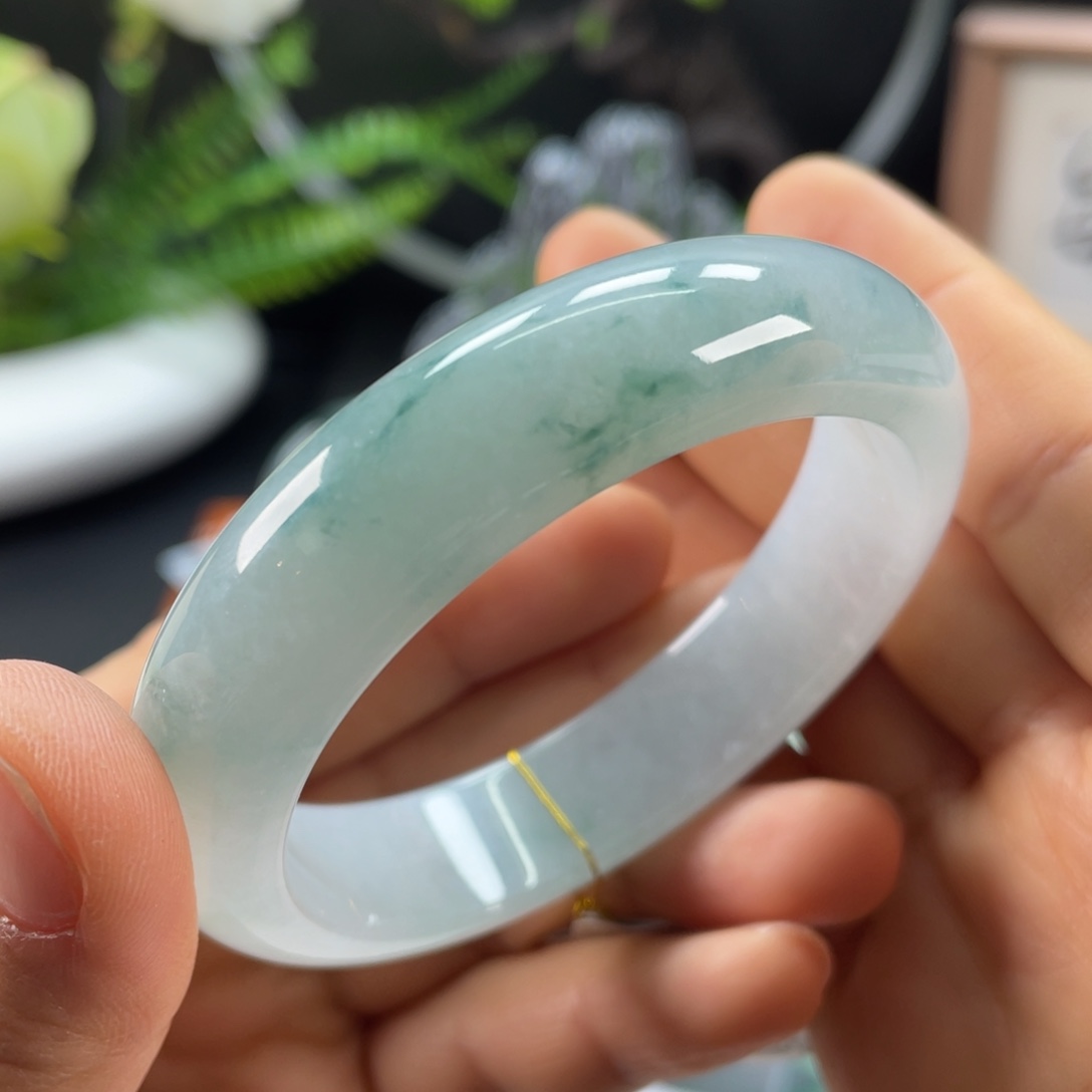 翡翠未镶嵌手镯冰蓝水飘花