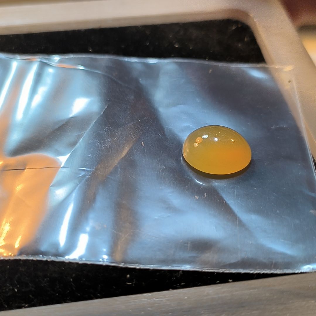 余***石英岩玉未镶嵌戒面