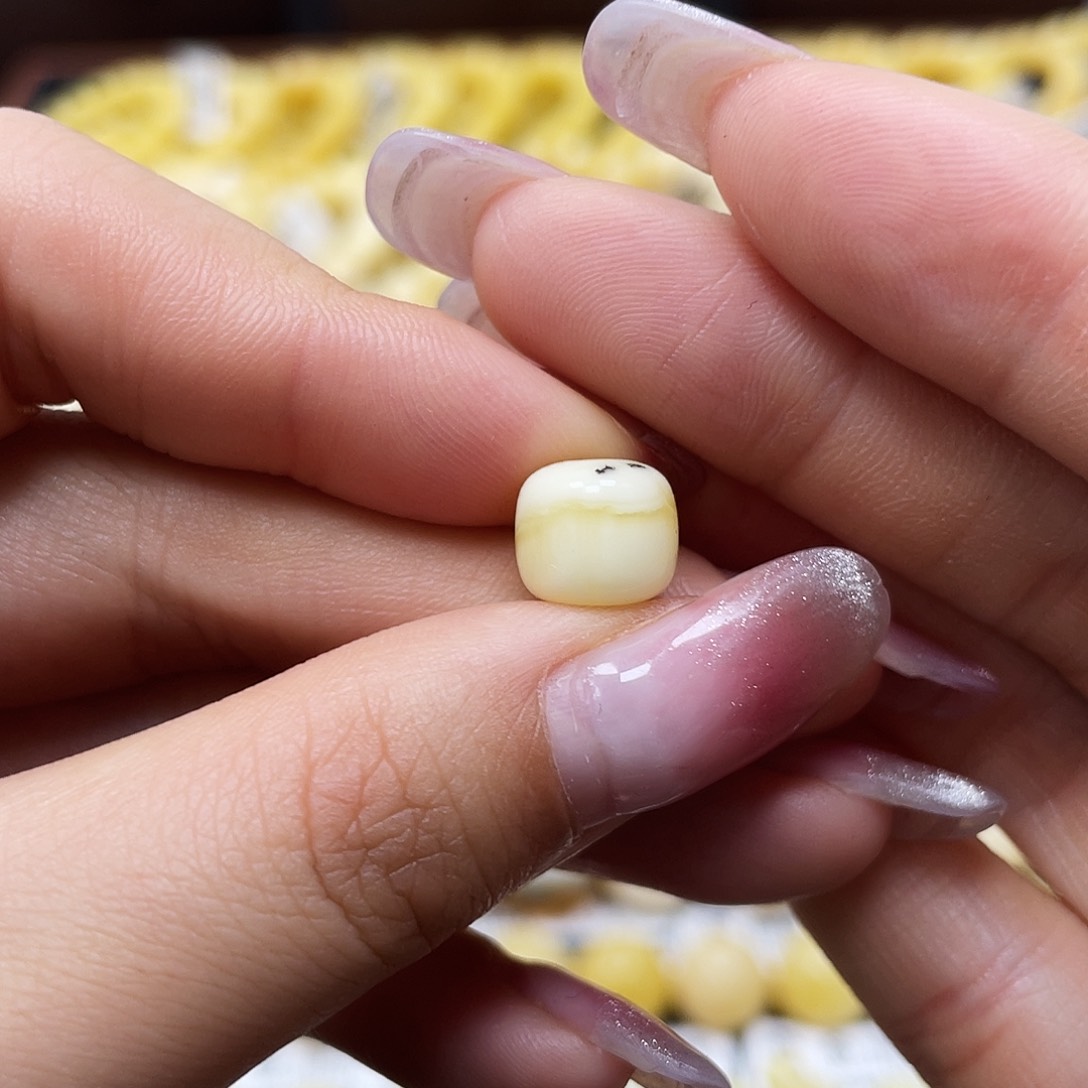 蜜蜡裸石未镶嵌老型9.5✖️8.4mm福利