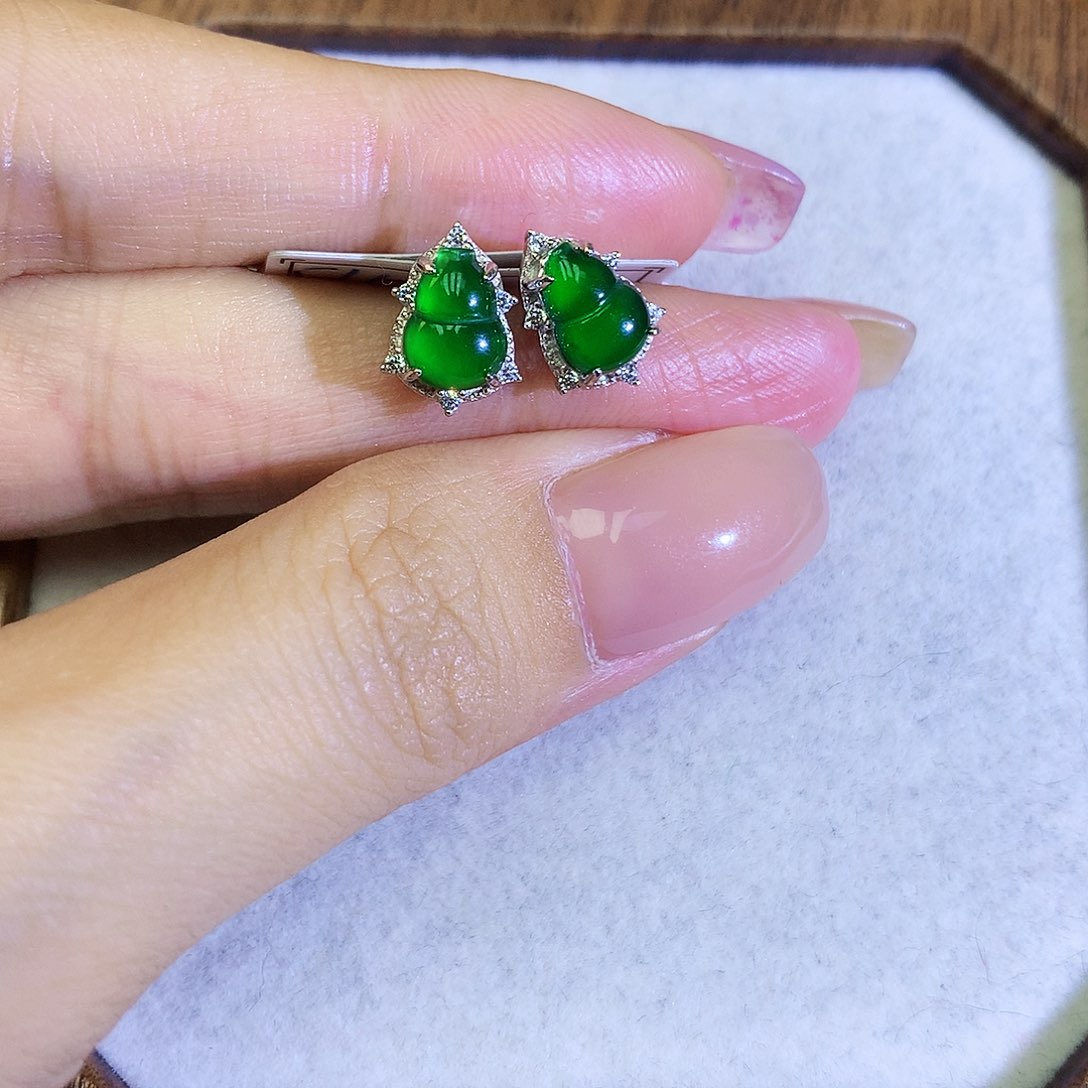 翡翠耳饰银S925镶嵌天然翡翠耳钉