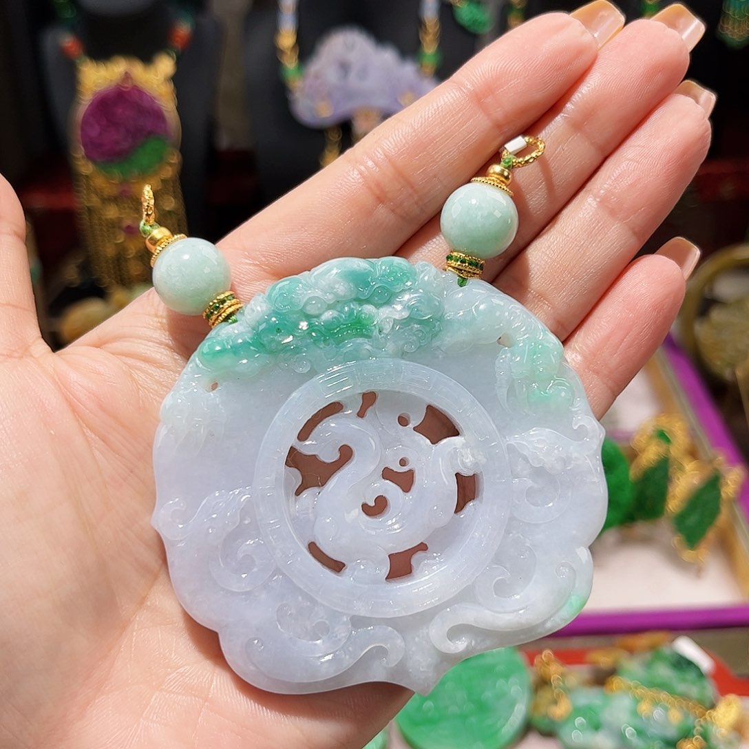 【闪购商品】翡翠吊坠(赠链)未镶嵌翡翠