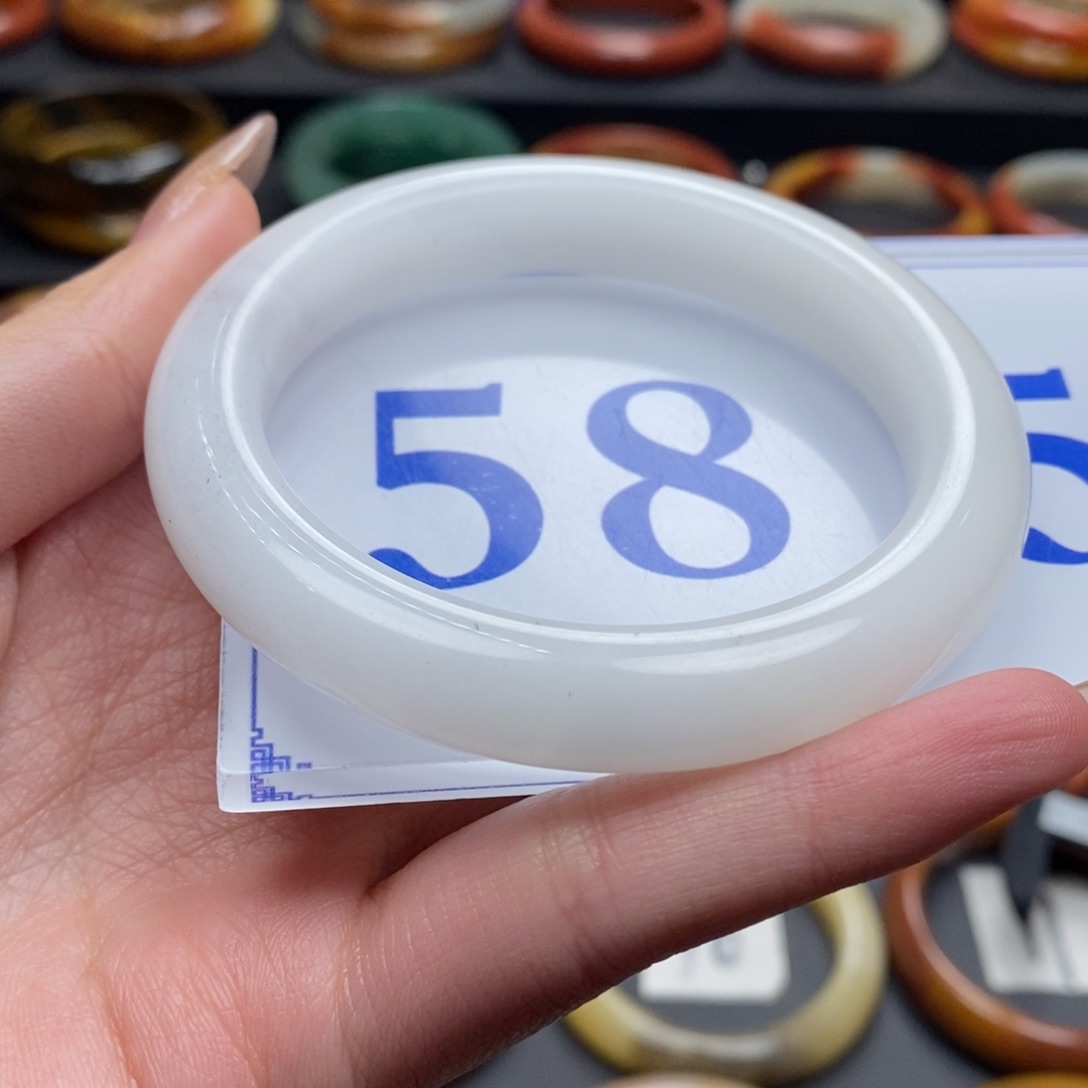 石英质玉（黄龙玉）手镯未镶嵌