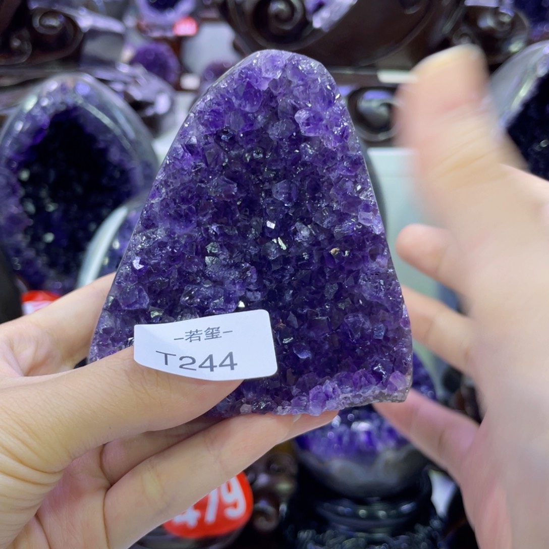 乌拉圭水晶摆件t244