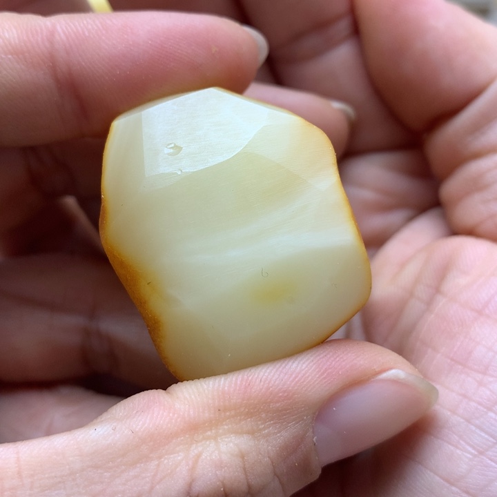 未镶嵌定制琥珀蜜蜡工坊原石定制