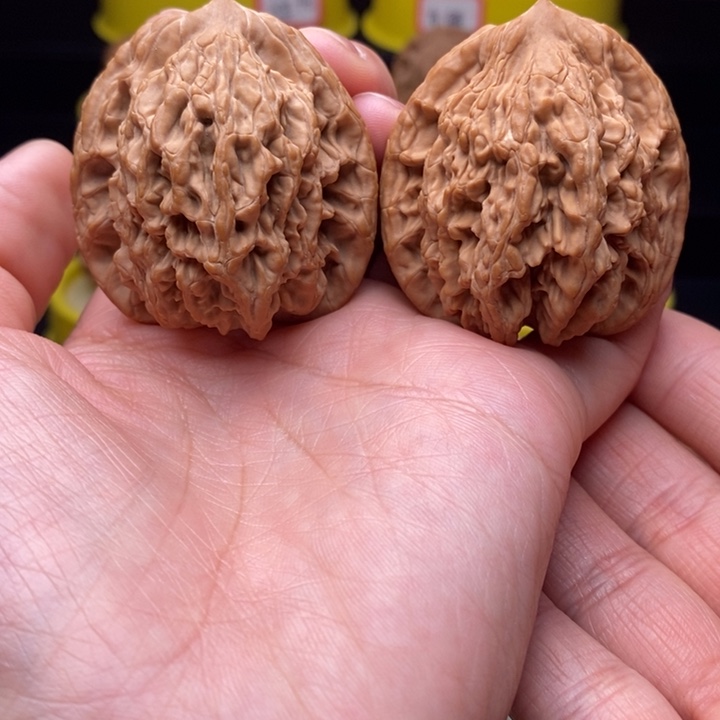 文玩核桃吊坠麦穗虎