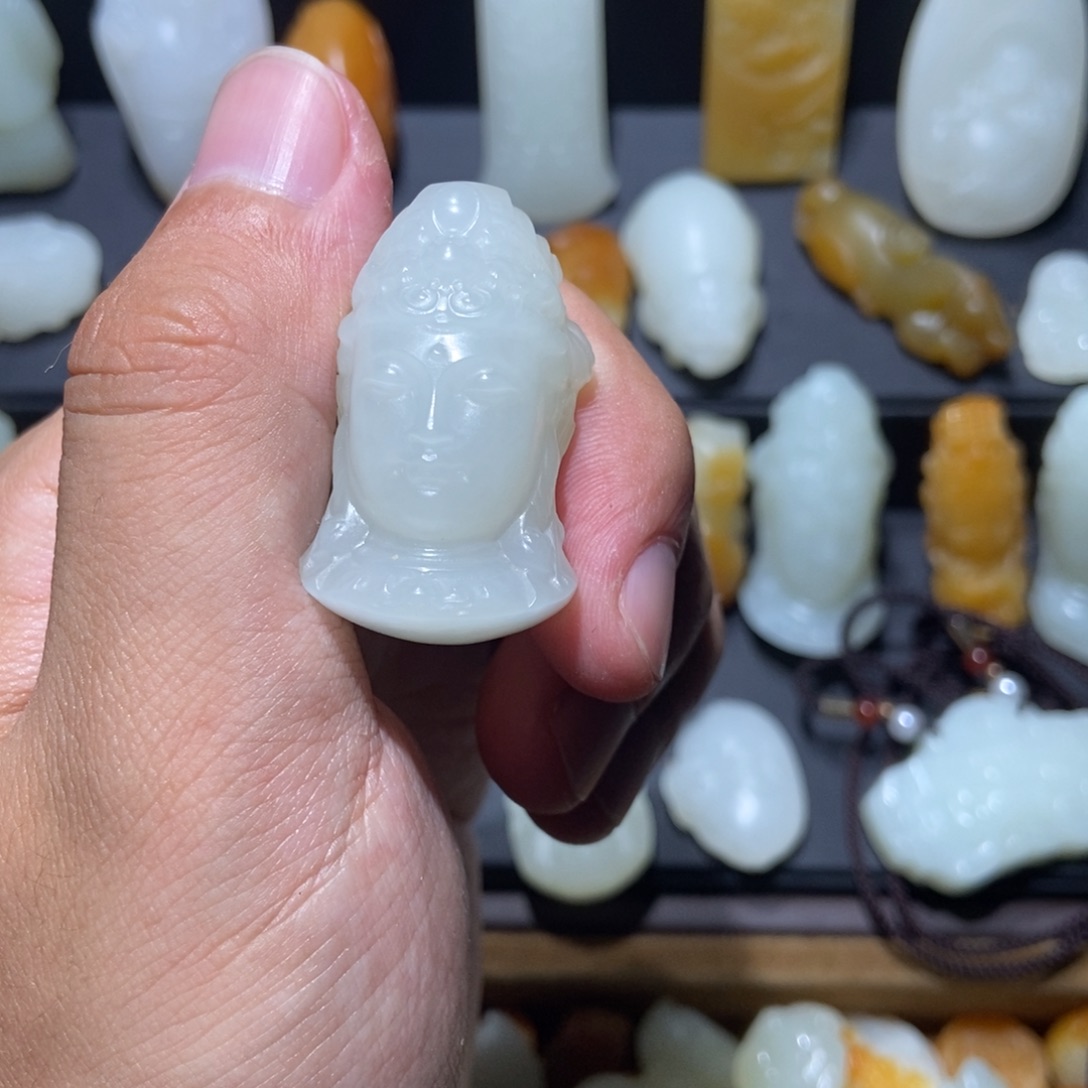 颈饰未镶嵌和田玉