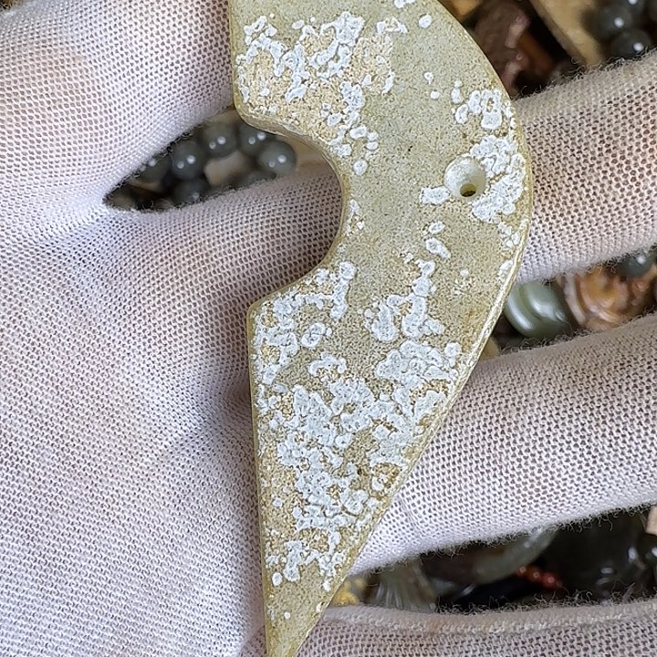 和田玉未镶嵌挂件