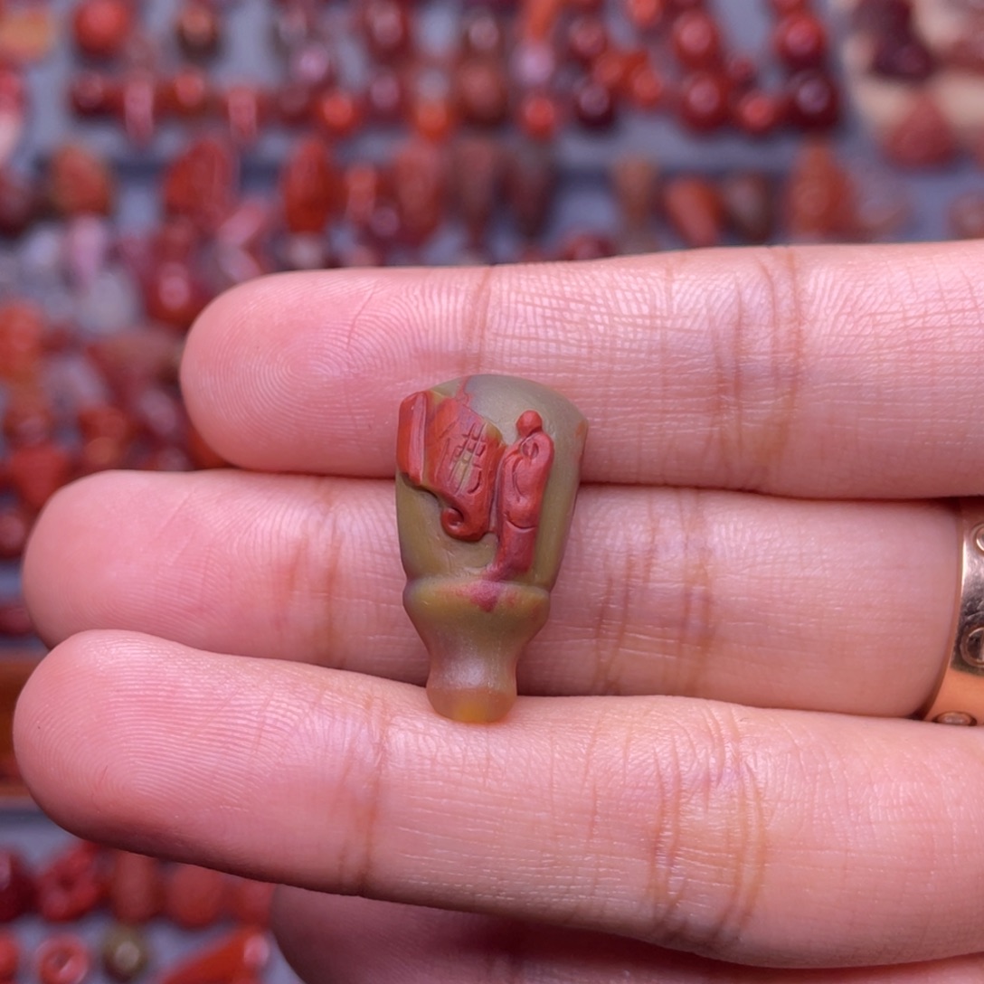 长***）南红玛瑙未镶嵌12.4