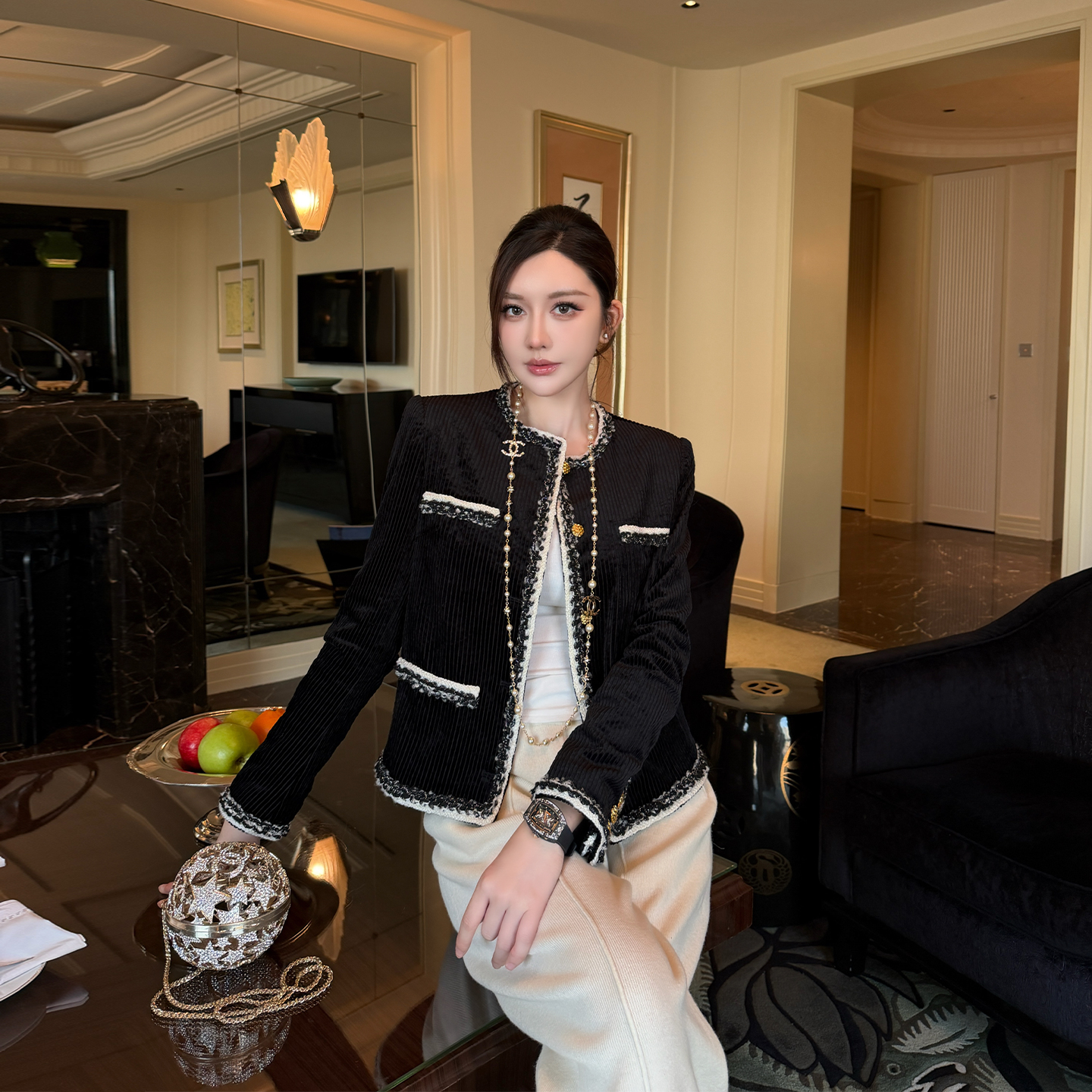 SX善喜黑色灯芯绒小香外套女千金名媛高级感拼织带金扣多口袋上衣