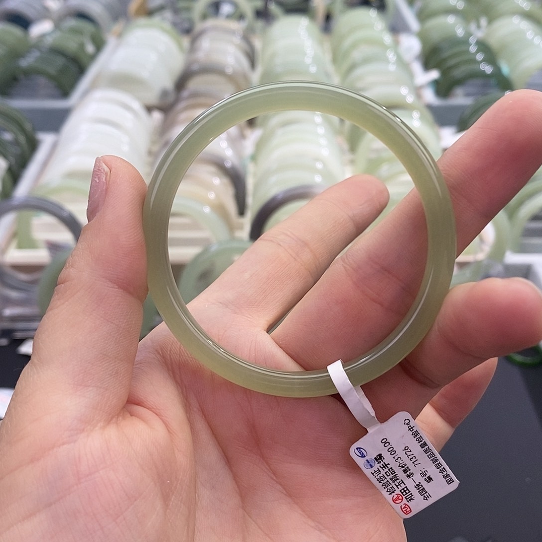 和田玉未镶嵌手镯52