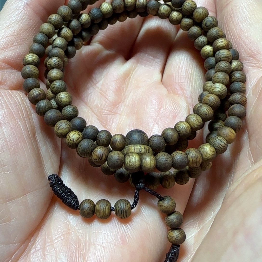 沉香手串绿奇楠沉香圆珠多圈手串0.4