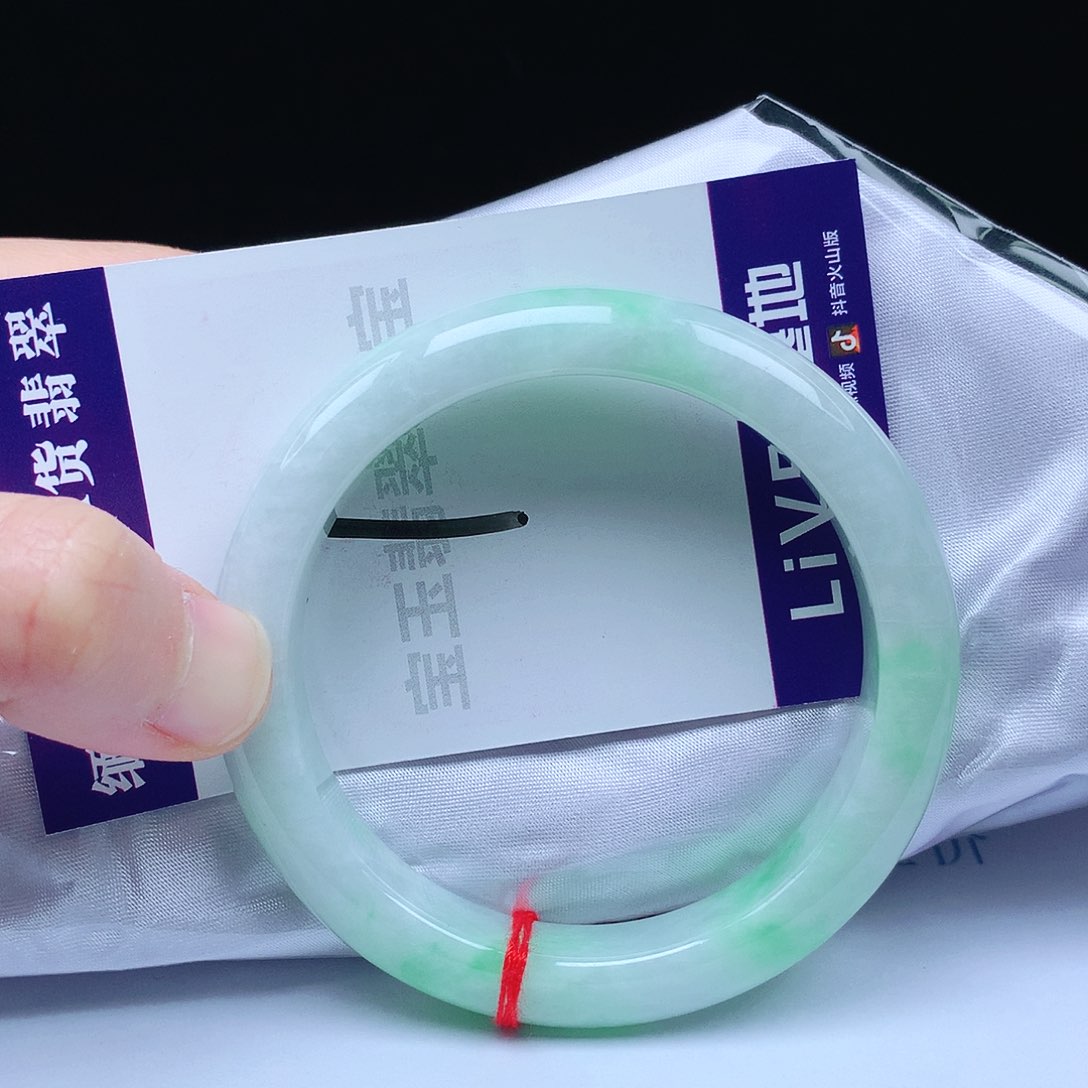 翡翠手镯未镶嵌57圈口
