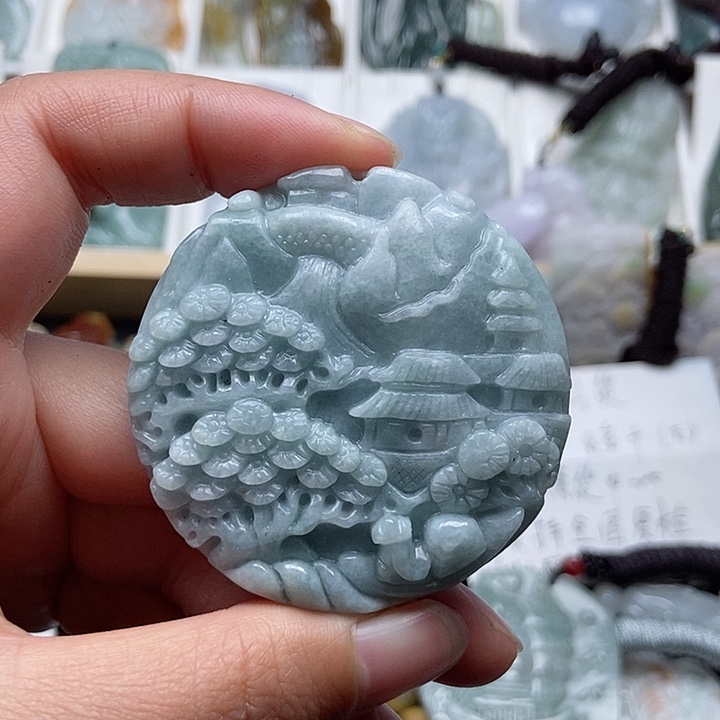 翡翠颈饰未镶嵌翡翠