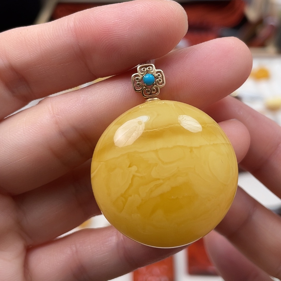 18K金镶嵌琥珀珠宝奇石12.8克