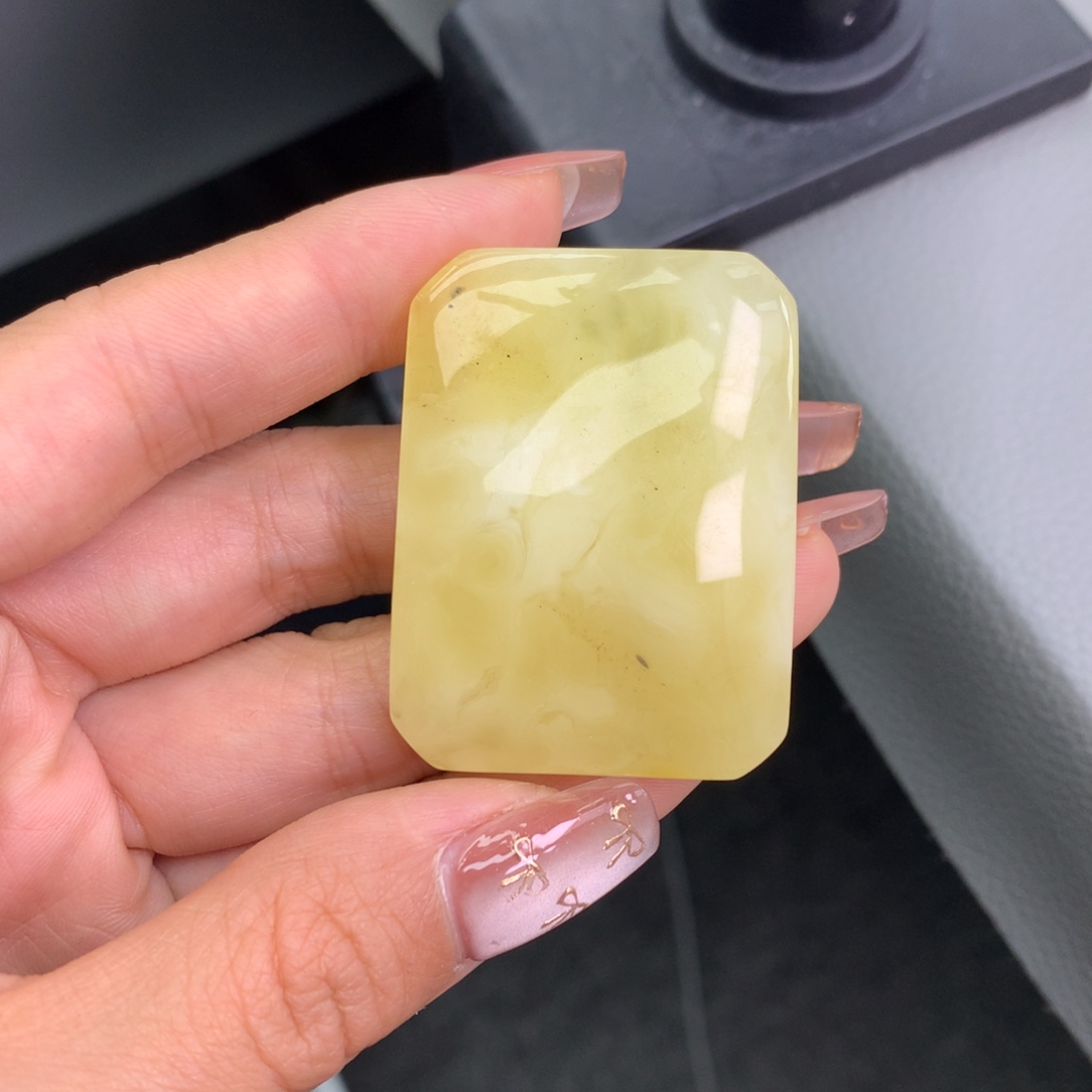 琥珀未镶嵌珠宝奇石44*33*10