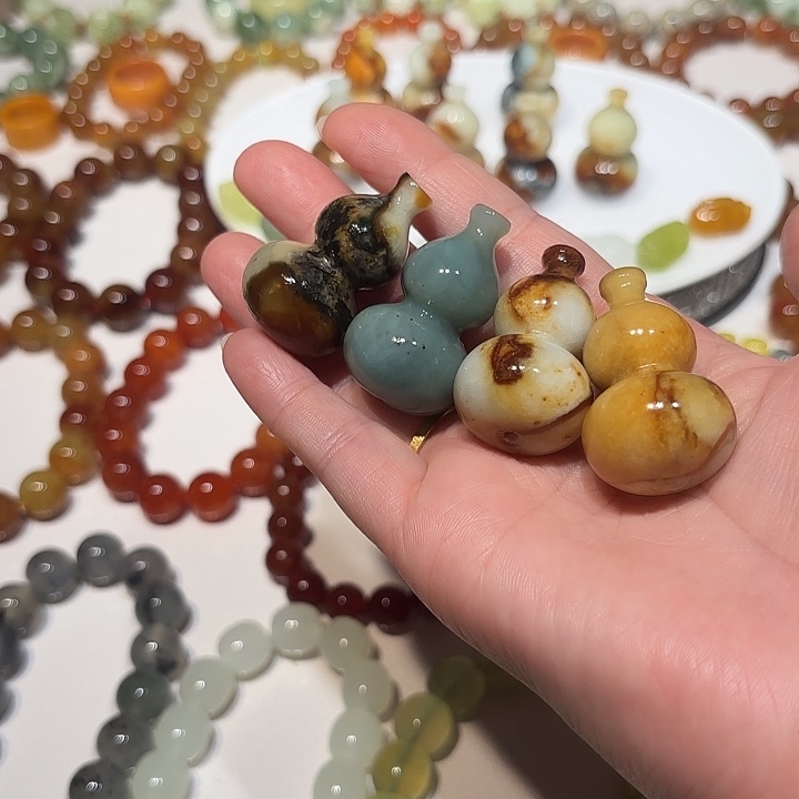 我***我蛇纹石玉未镶嵌葫芦4个