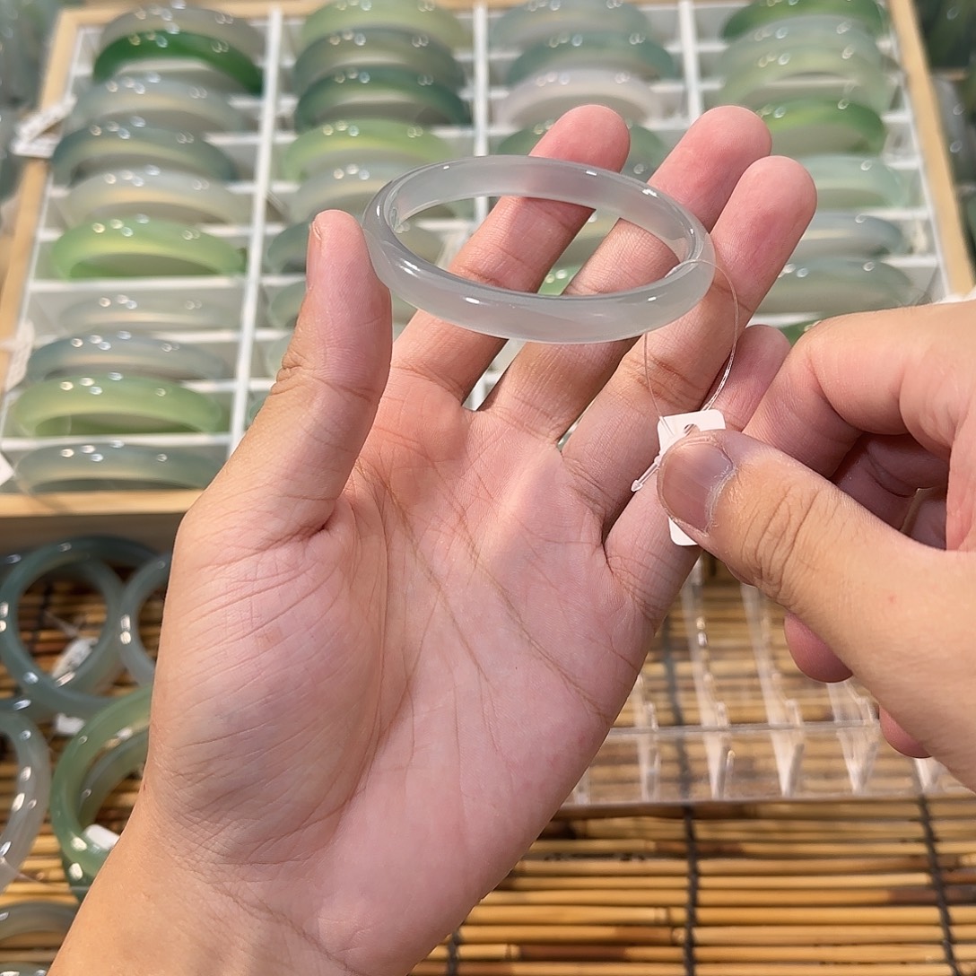玛瑙/玉髓未镶嵌手镯圈口56.2
