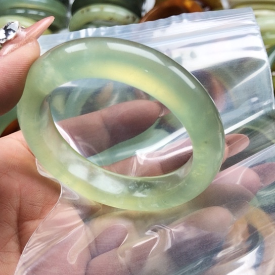 蛇纹石玉手镯未镶嵌A****l