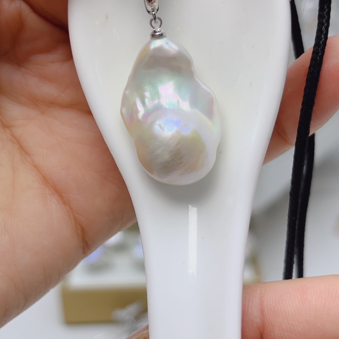 颈饰未镶嵌淡水珍珠