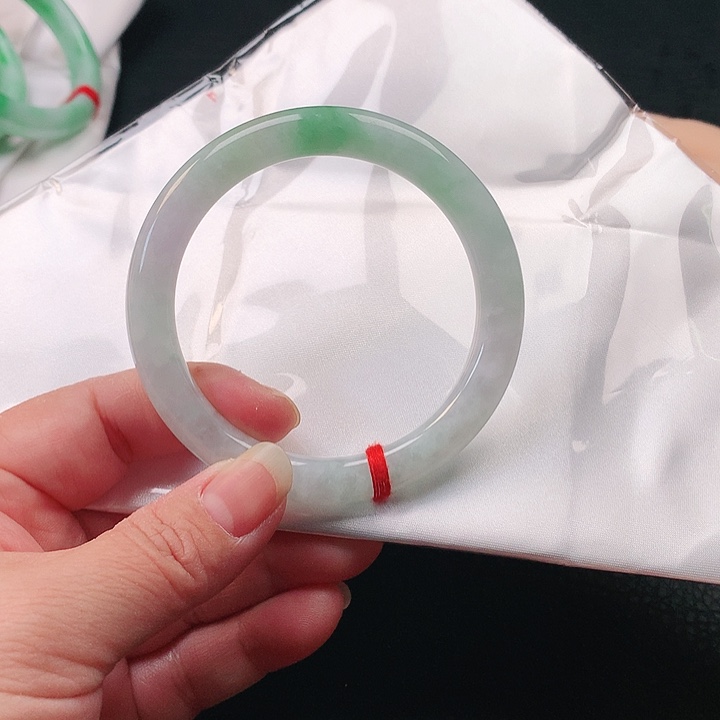 翡翠手镯未镶嵌翡翠024
