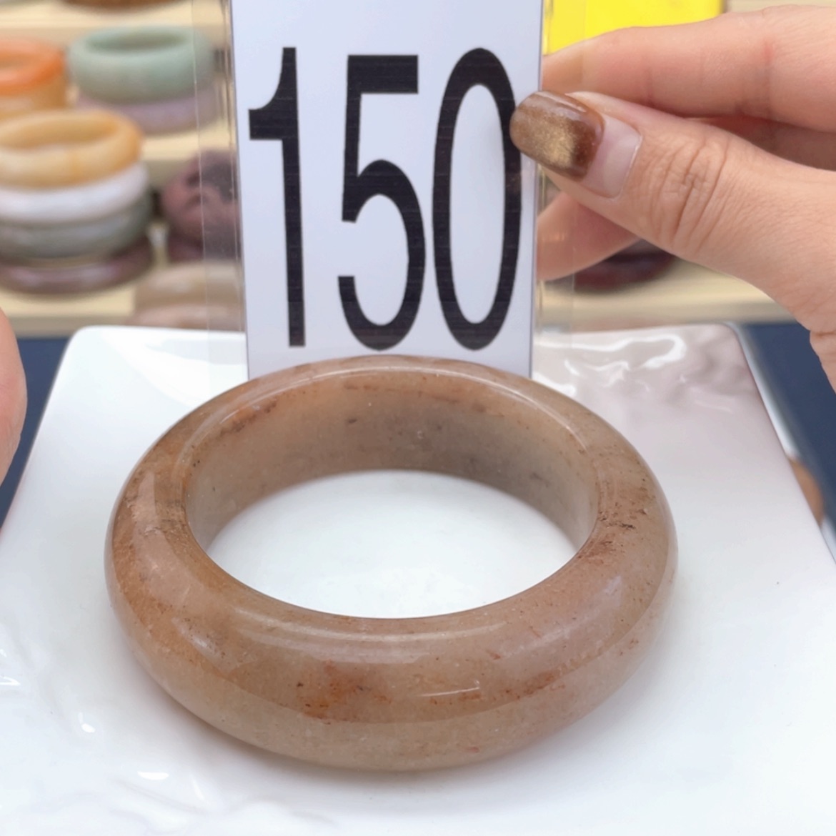 【闪购商品】石英质玉手镯未镶嵌