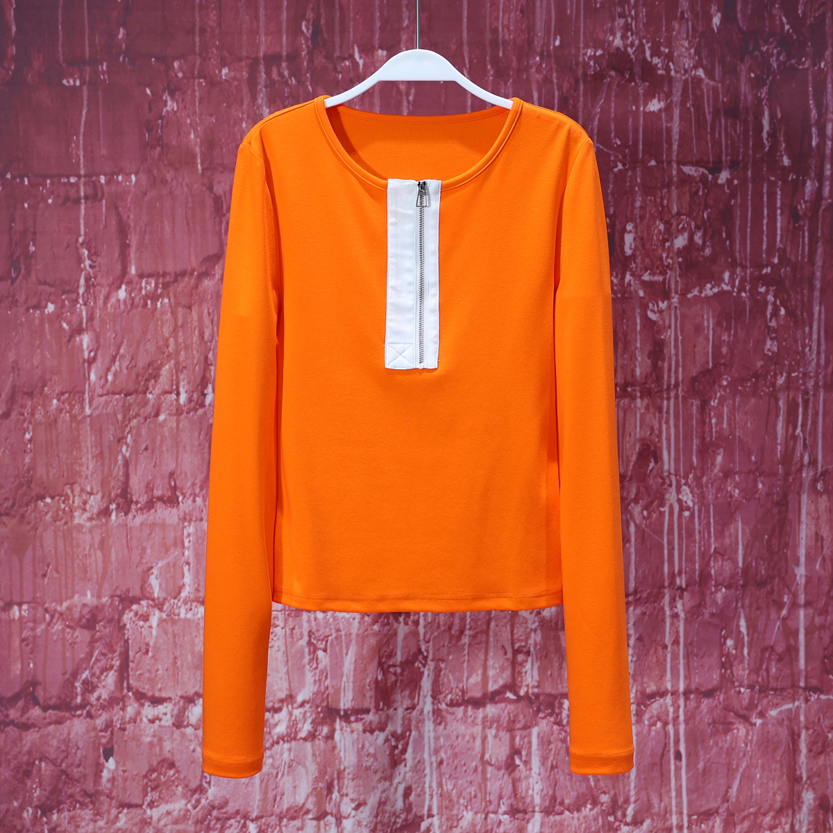 【LIANG哥女装】2025春小众设计师款爱玛橙半拉链高弹显瘦上衣6295A