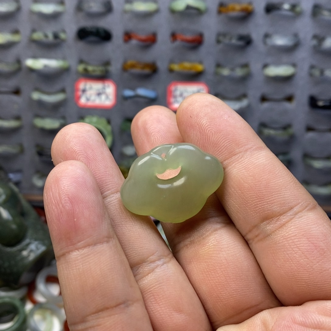 蛇纹石玉戒指未镶嵌