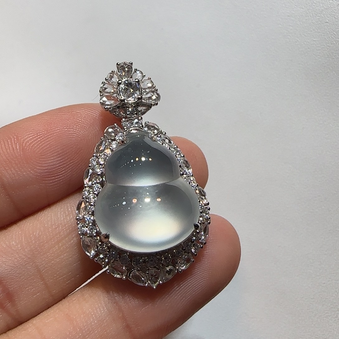 翡翠18K金镶嵌吊坠(不含链)葫芦