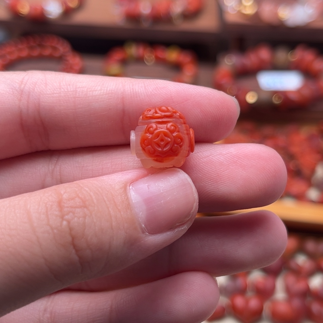 南红玛瑙南红未镶嵌23俏色冰飘聚宝盆