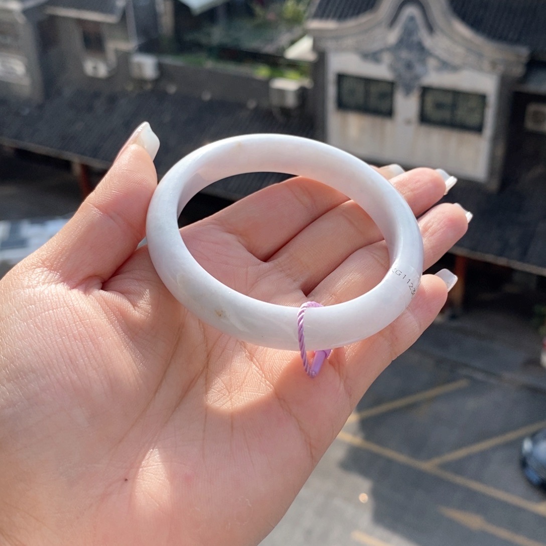 翡翠手镯未镶嵌58圈口